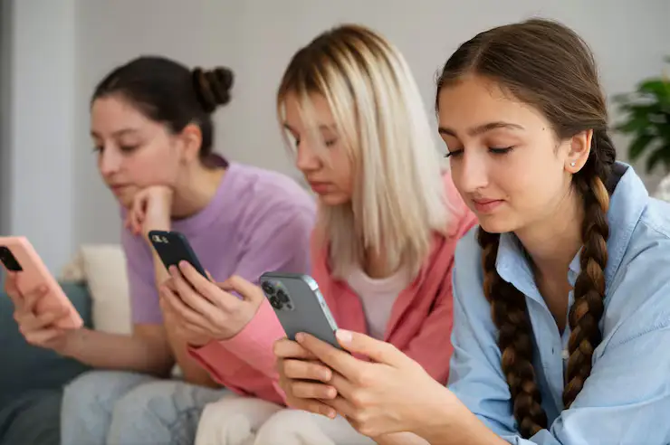 10 Effective Strategies for Dealing with Teen Social Media Addiction